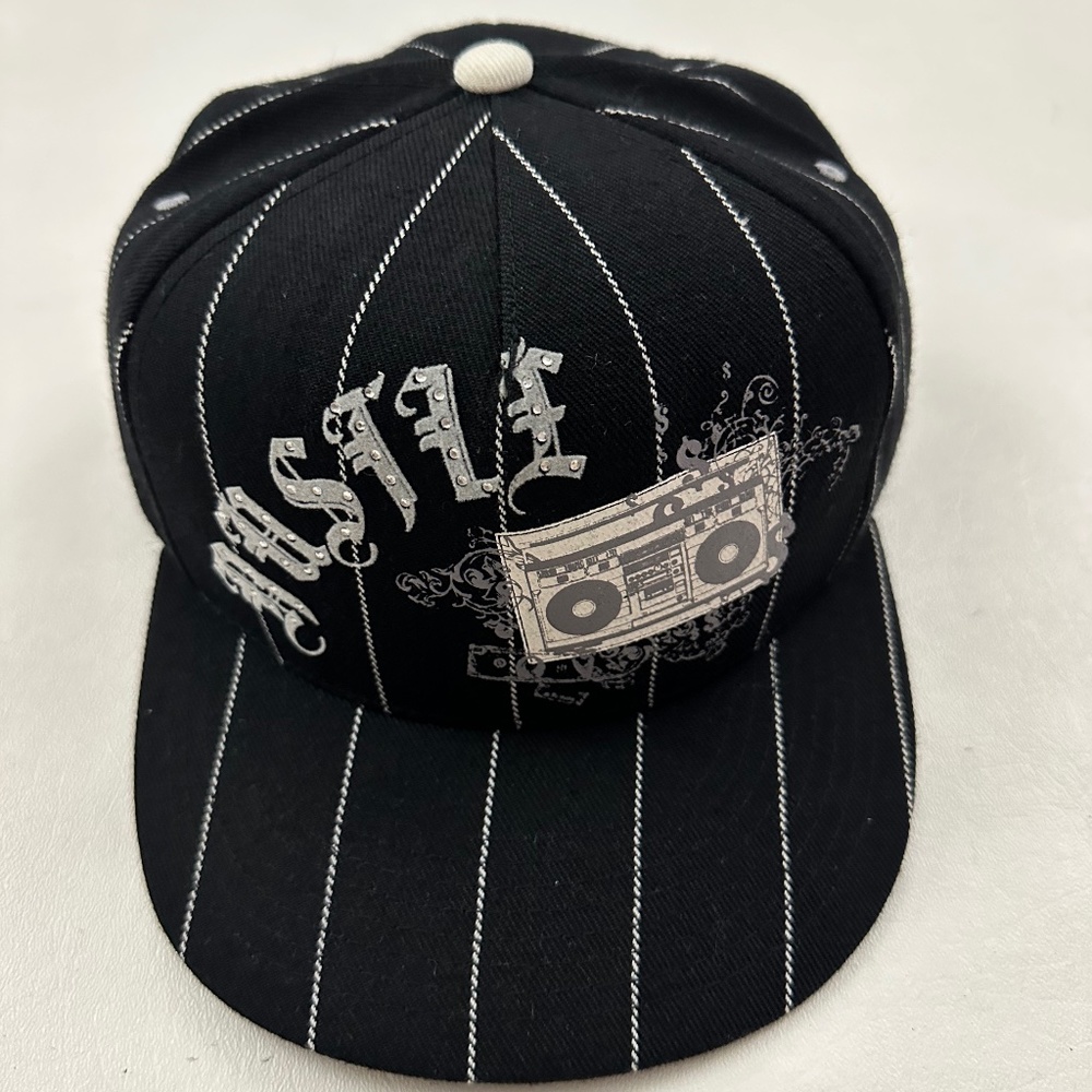 New Vintage Hustle Logo Black Fitted Baseball Cap Hat Size 7 3/8